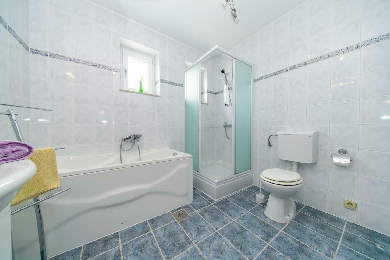 Apartments L&L Дуги-Рат Экстерьер фото
