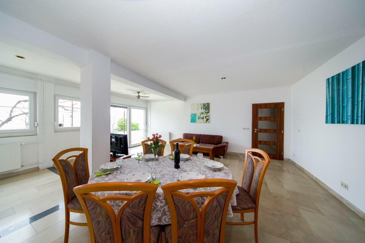 Apartments L&L Дуги-Рат Экстерьер фото