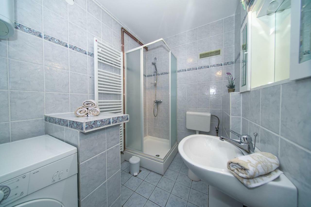 Apartments L&L Дуги-Рат Экстерьер фото