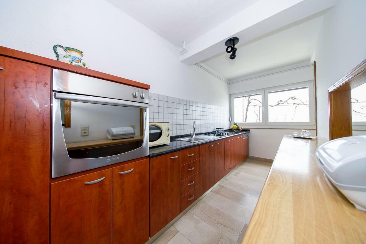 Apartments L&L Дуги-Рат Экстерьер фото